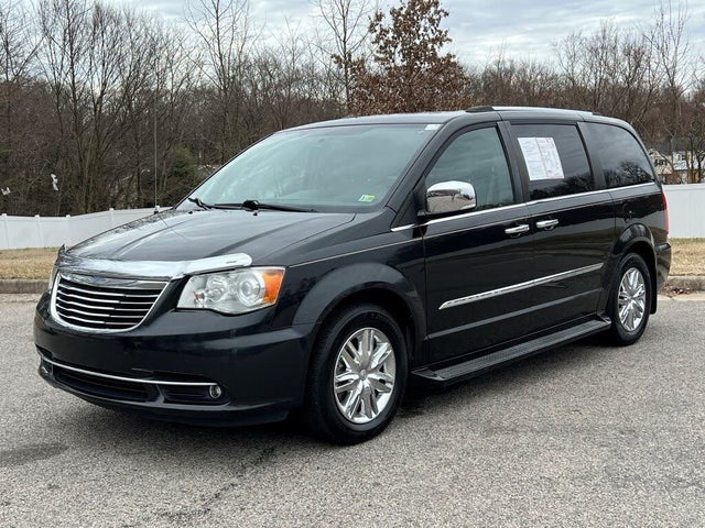 2015 Chrysler Town & Country Limited Platinum FWD