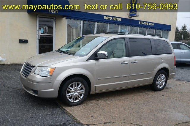 2008 Chrysler Town & Country Limited FWD