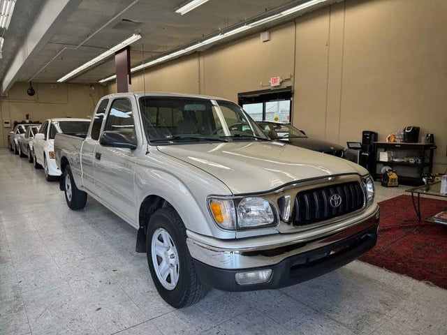 2004 Toyota Tacoma 2 Dr STD Extended Cab LB