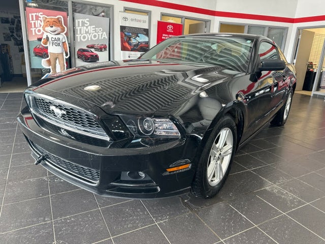 2013 Ford Mustang V6 Coupe RWD