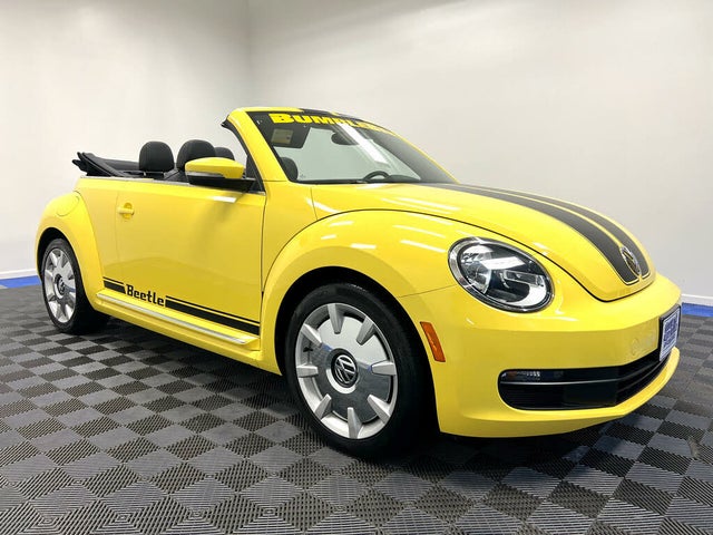 2015 Volkswagen Beetle 1.8T Convertible with Sound and Navigation