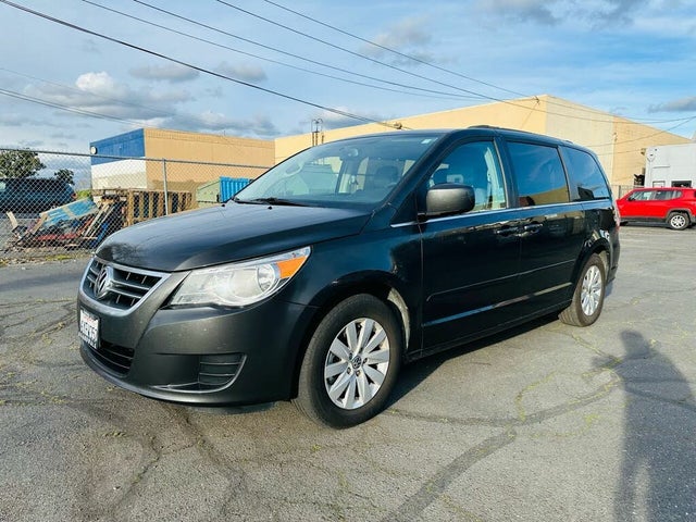 2012 Volkswagen Routan SEL with RSE and Nav