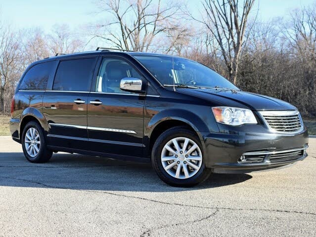 2016 Chrysler Town & Country Limited Platinum FWD