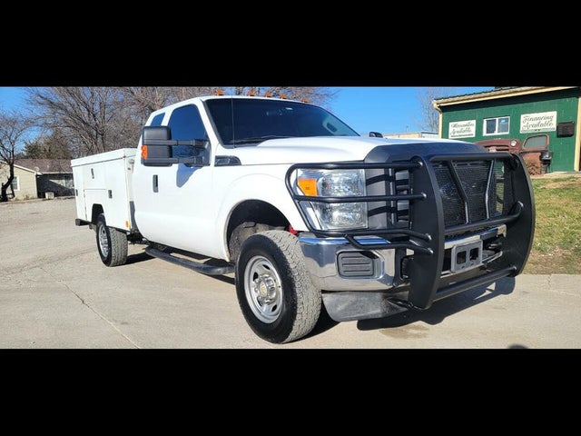 2012 Ford F-350 Super Duty Chassis XL SuperCab 4WD