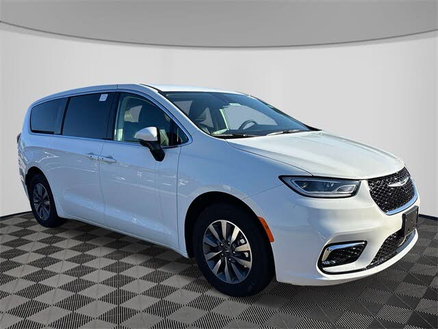 2023 Chrysler Pacifica Hybrid Touring L FWD