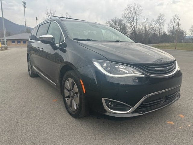 2018 Chrysler Pacifica Hybrid Limited FWD