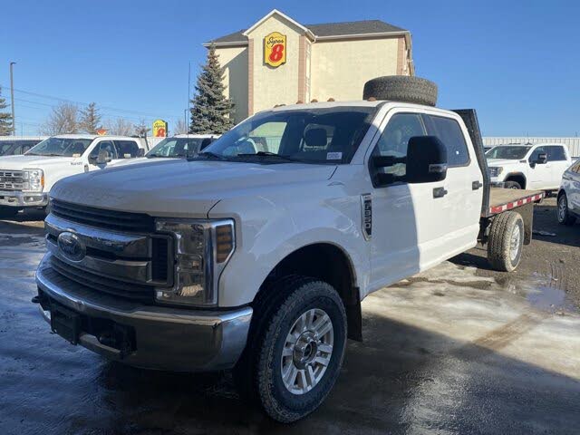 Ford F-350 Super Duty Chassis XLT Crew Cab 4WD 2019