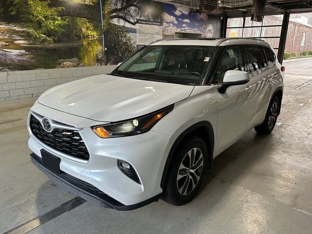 2022 Toyota Highlander XLE AWD