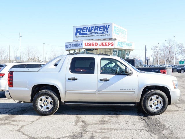 Chevrolet Avalanche LS 4WD 2011