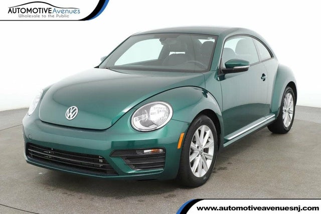 2018 Volkswagen Beetle 2.0T S Hatchback FWD with Style and Comfort Package