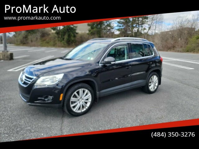 2011 Volkswagen Tiguan SE 4Motion with Sunroof and Navigation
