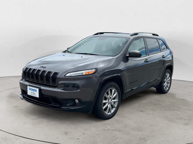 2018 Jeep Cherokee Latitude 4WD with Tech Connect Package