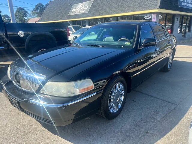 2006 Lincoln Town Car Signature Limited