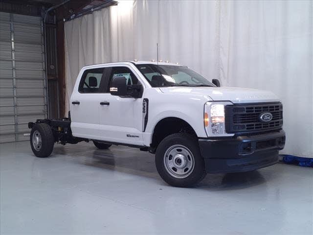 2023 Ford F-350 Super Duty Chassis XL Crew Cab 4WD