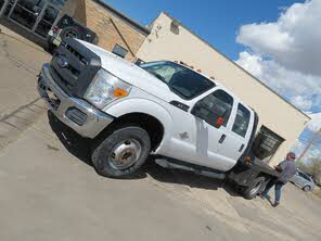 Ford F-350 Super Duty Chassis XL Crew Cab DRW 4WD