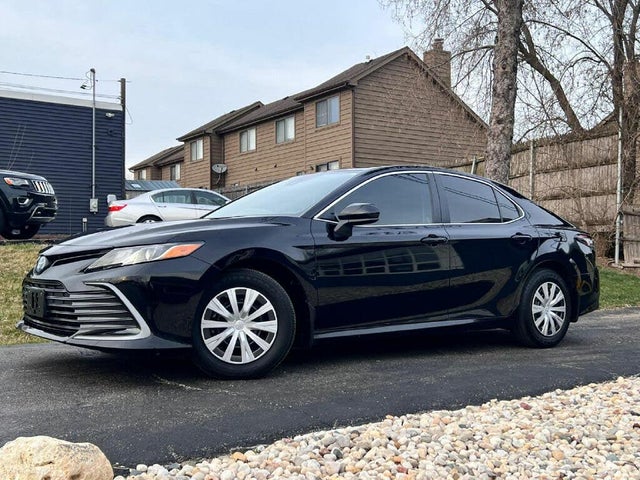 2022 Toyota Camry Hybrid LE FWD