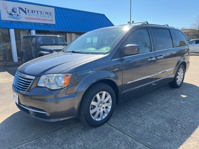 2015 Chrysler Town & Country Touring FWD