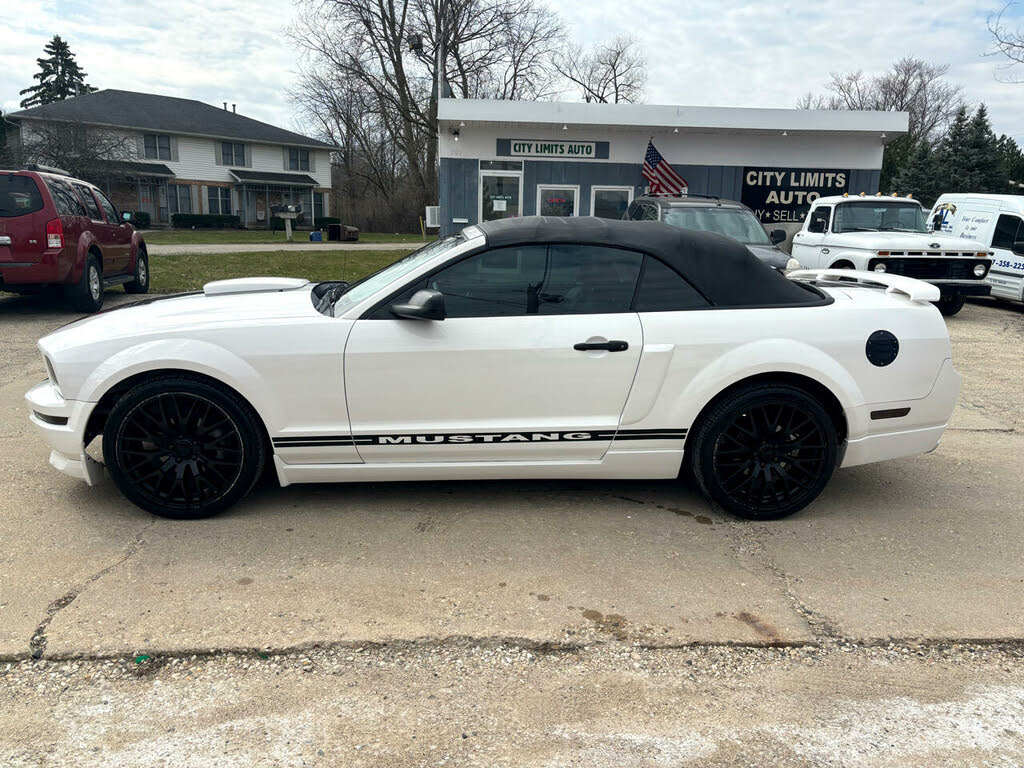 Used 2006 Ford Mustang V6 Deluxe Convertible RWD for Sale (with 