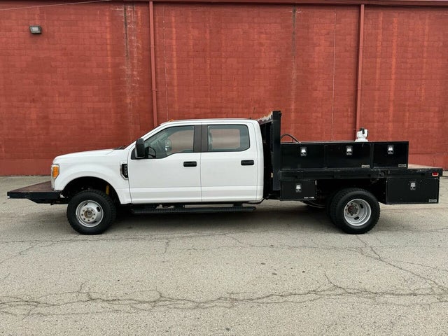 2017 Ford F-350 Super Duty Chassis XL Crew Cab DRW 4WD