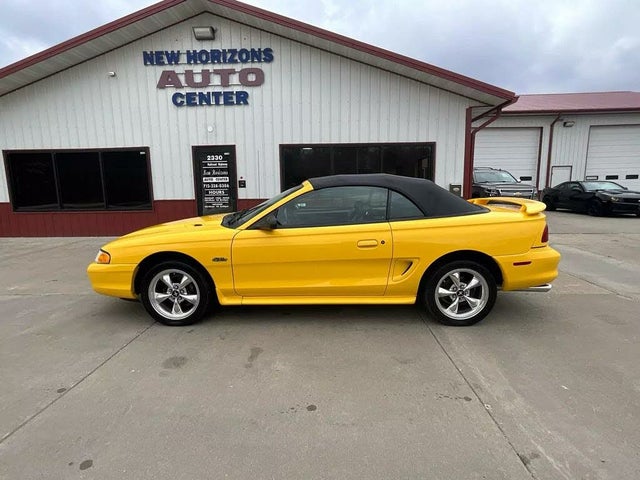 1998 Ford Mustang GT Convertible RWD