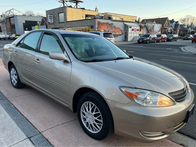 Toyota Camry LE 2002