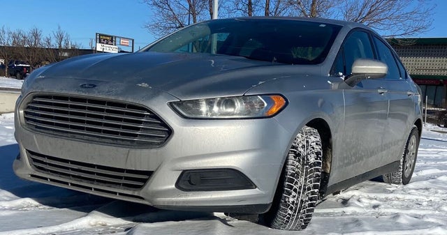 Ford Fusion S 2013
