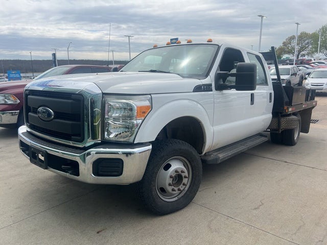 2015 Ford F-350 Super Duty Chassis XLT Crew Cab DRW 4WD