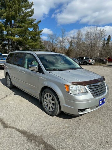 Chrysler Town & Country Touring FWD 2010