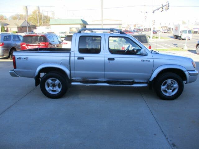 2000 Nissan Frontier 4 Dr XE 4WD Crew Cab SB
