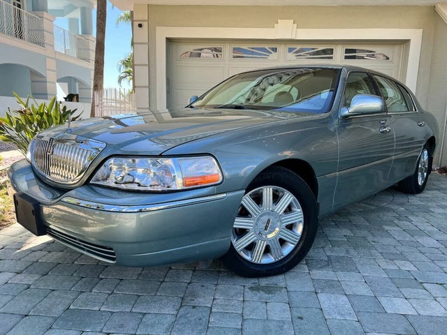 2004 Lincoln Town Car Ultimate L
