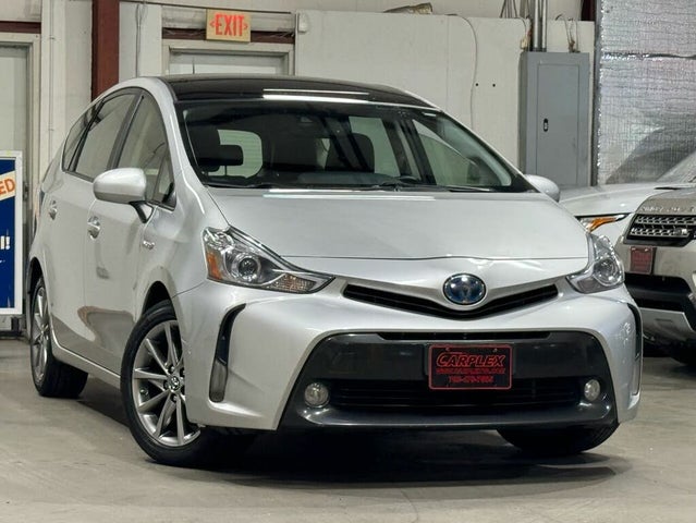 2016 Toyota Prius v Five FWD