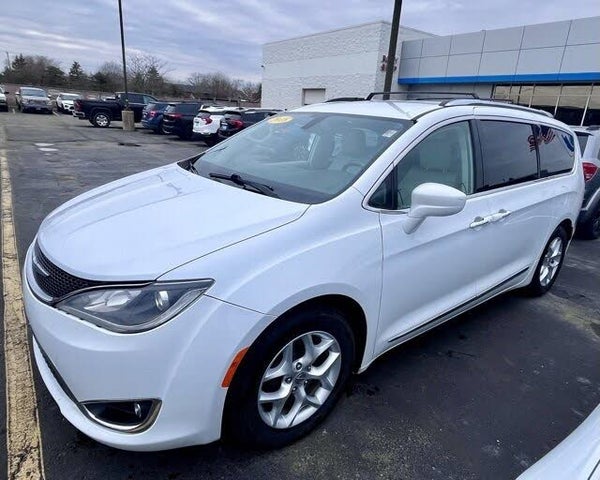 2018 Chrysler Pacifica Touring L Plus FWD
