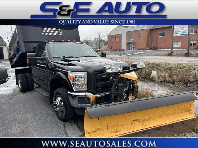 2016 Ford F-350 Super Duty Chassis XLT DRW LB 4WD
