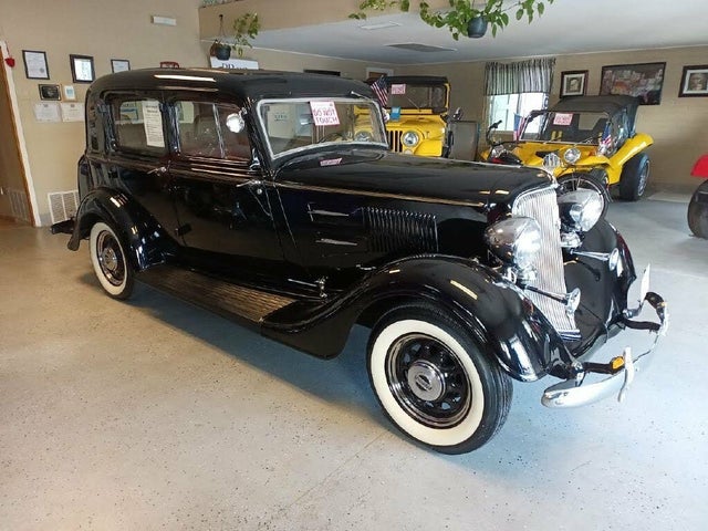 1934 Plymouth Deluxe PE Sedan