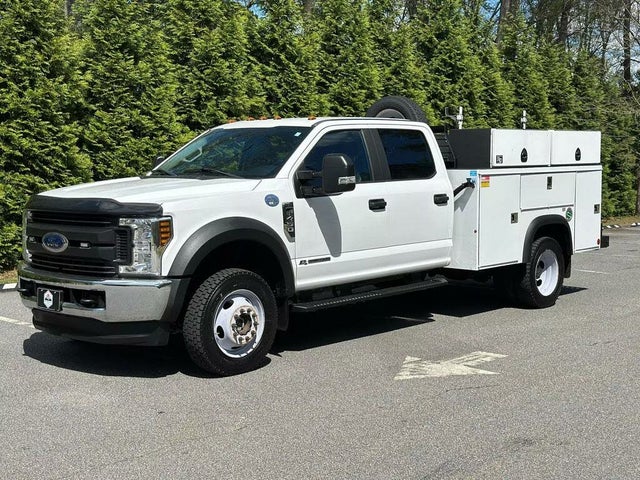 2019 Ford F-450 Super Duty Chassis XL Crew Cab DRW 4WD