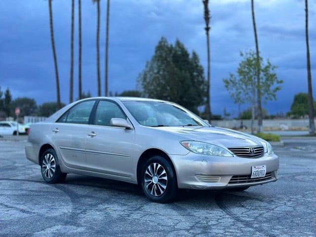 2005 Toyota Camry LE FWD