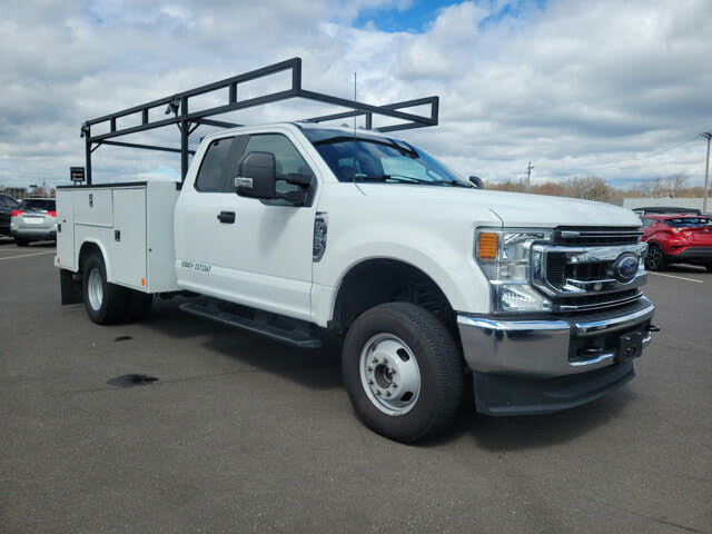 2022 Ford F-350 Super Duty Chassis XL SuperCab DRW 4WD