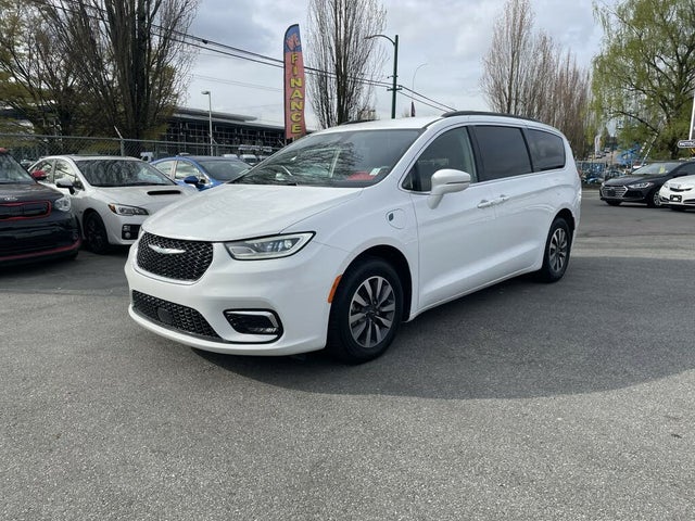 Chrysler Pacifica Hybrid Touring FWD 2021