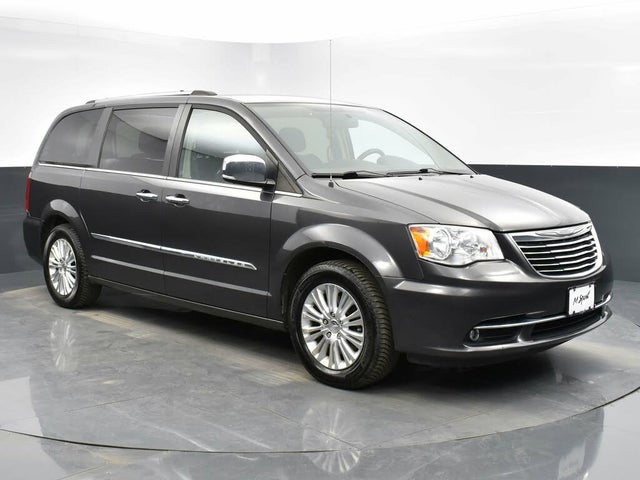 2016 Chrysler Town & Country Limited FWD