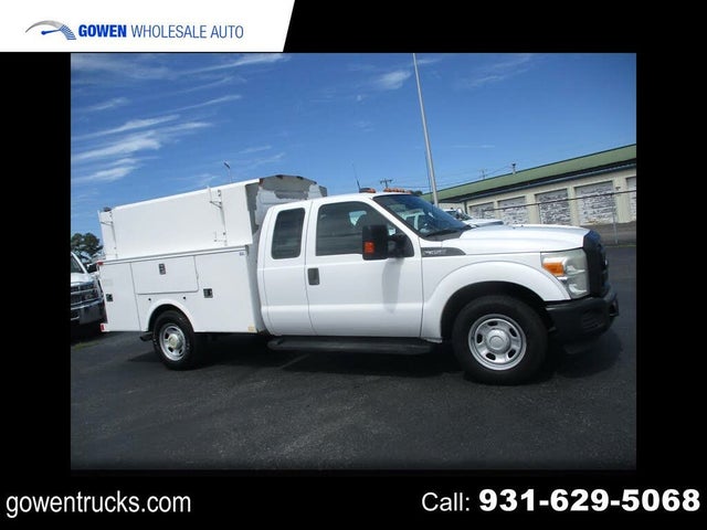 2013 Ford F-350 Super Duty Chassis XL SuperCab RWD
