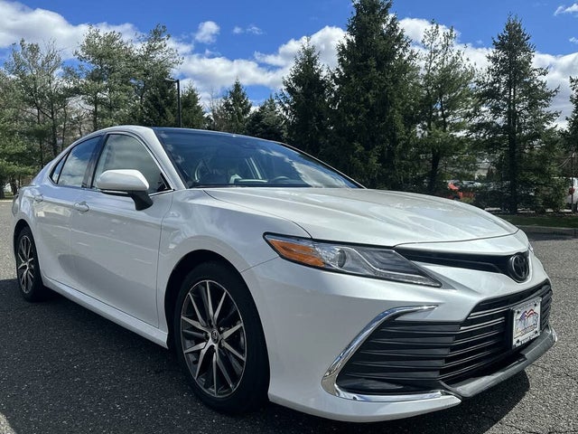 2022 Toyota Camry XLE V6 FWD