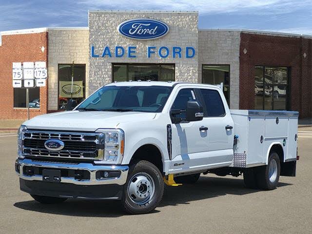 Ford F-350 Super Duty Chassis 2023