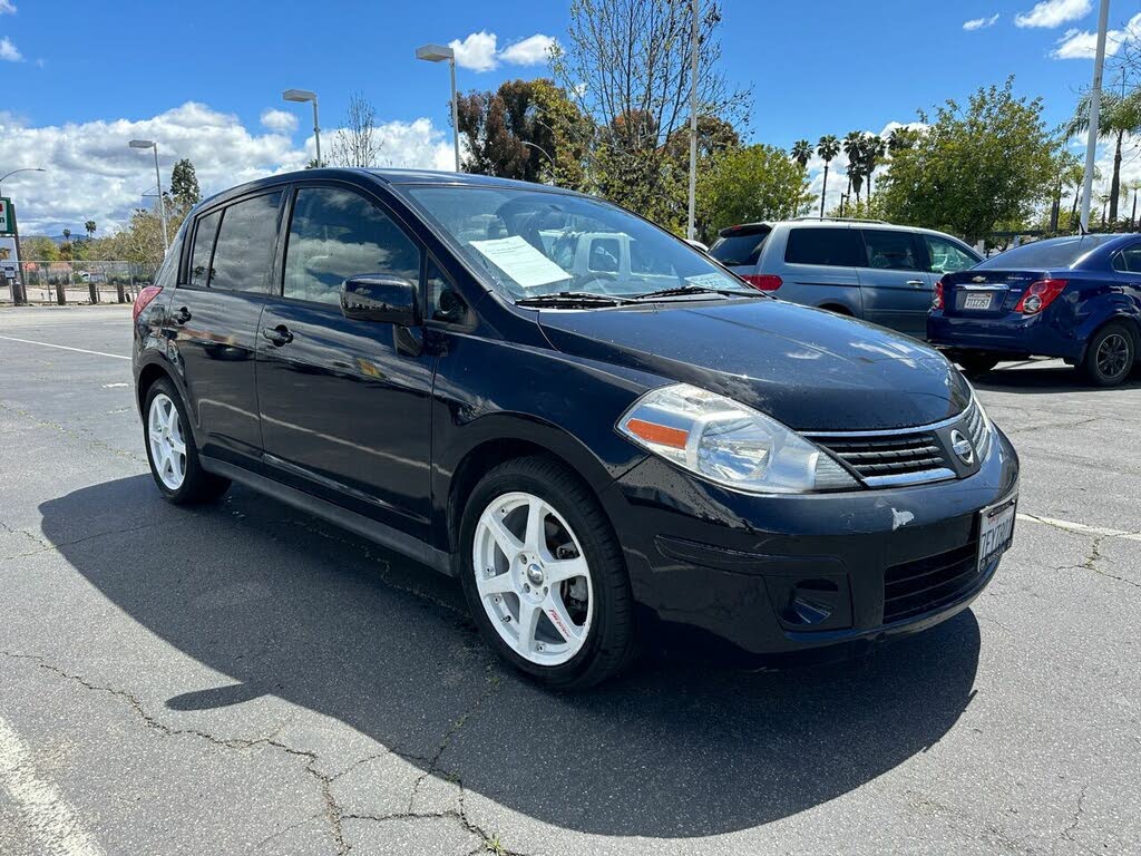 2009 Nissan Versa S Hatchback