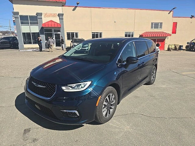 Chrysler Pacifica Hybrid Touring L FWD 2023