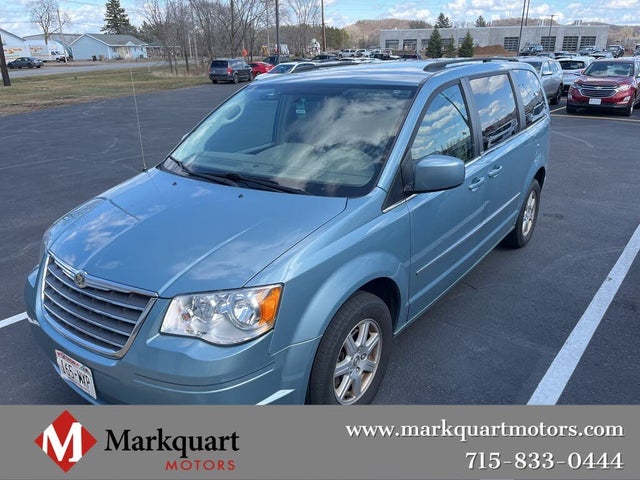 2010 Chrysler Town & Country Touring FWD