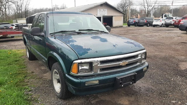 1997 Chevrolet S-10 LS Extended Cab RWD