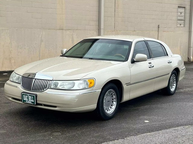 2002 Lincoln Town Car Cartier