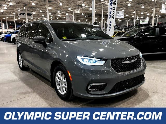 Chrysler Pacifica Touring FWD 2023