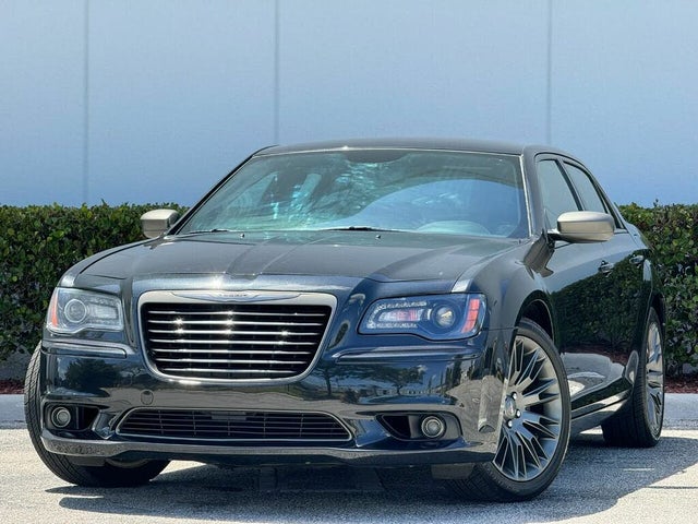 2013 Chrysler 300 C John Varvatos Luxury Edition RWD