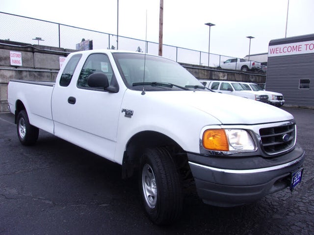 2004 Ford F-150 Heritage 4 Dr XL 4WD Extended Cab SB